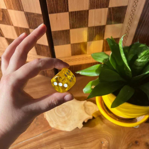 تاس شیشه ای رنگی بزرگ ۲۴ میل