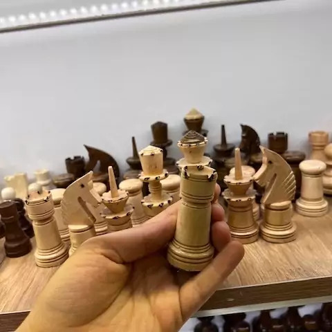 مهره شطرنج چوب گردو سنندجی